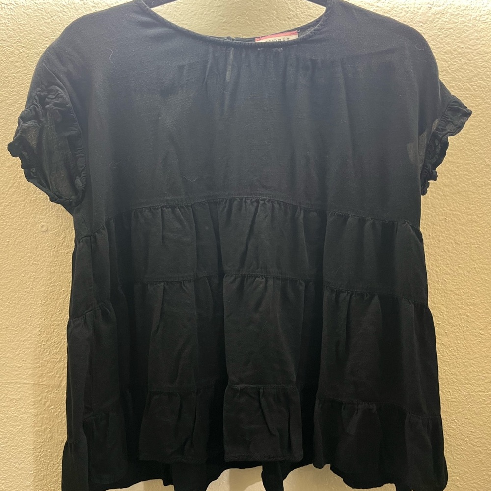 ANDREE BY UNIT Black Tiered Blouse